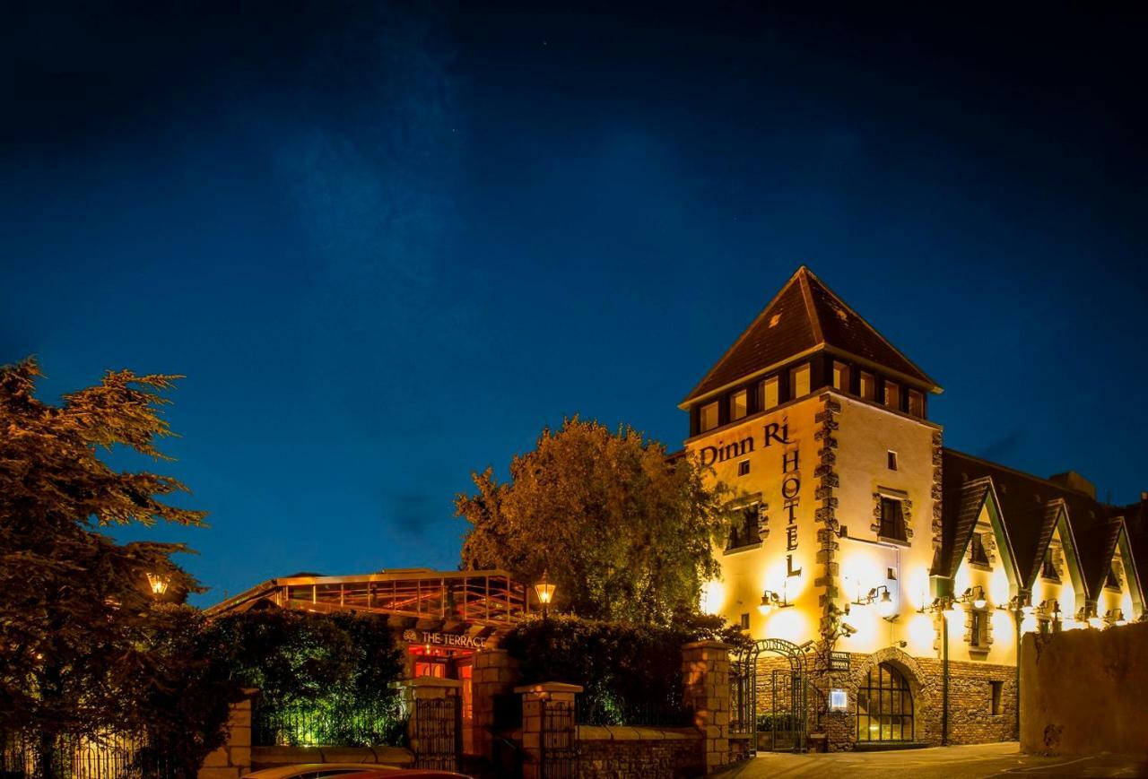 Dinn Ri Hotel كارلو المظهر الخارجي الصورة